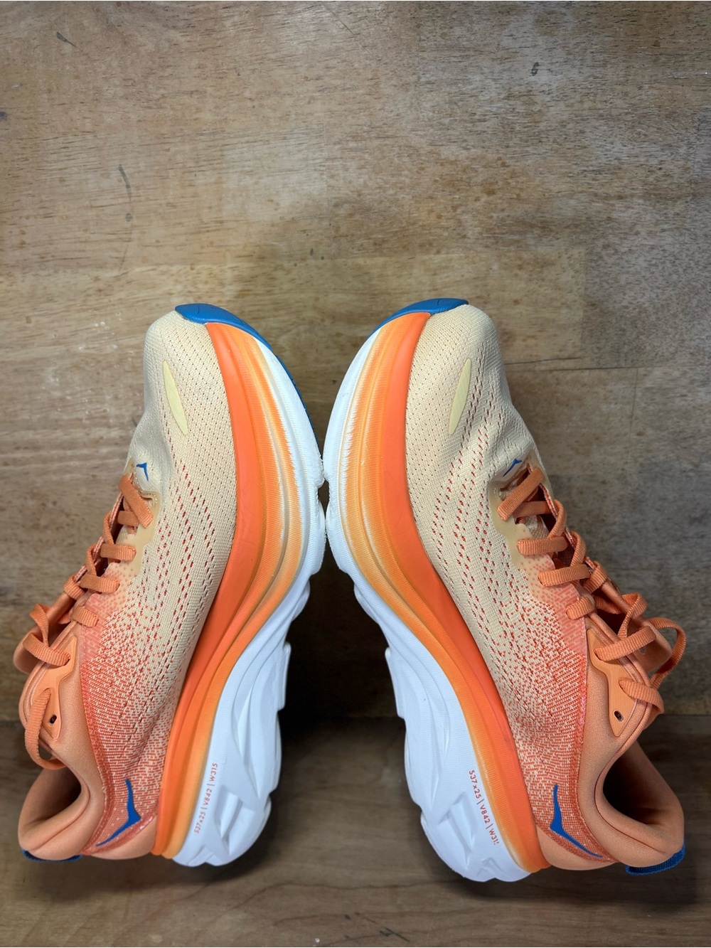 Hoka One One Bondi 8 REFLECTIVE Mens Size 9 Running Shoes Sneakers Orange Blue - Picture 6 of 12